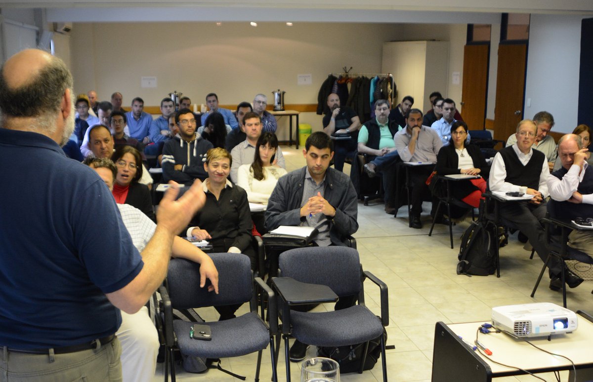 JST_Argentina's tweet photo. [AHORA] Curso Inicial de investigación de accidentes - Desde las 9 am, día 3 de cursado - Temas: 'Entrevistas' + 'Factores Humanos y Organizacionales" #capacitación #CursoInicial #Investigación https://t.co/awhSTjyUvm