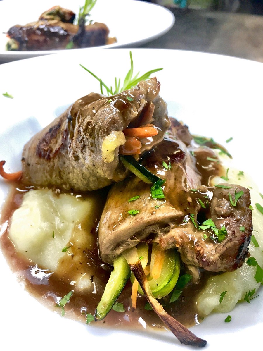 ATNrestaurant's tweet photo. #envoltini de #vedella farcits de #verdures amb #fons de #patata + #salsa de #carn. #sensecomentaris 🤭😋 #delicious #yummifood #yummybcn #foodiegram #foodiesbcn #gourmetexperience #foodporn #instagood #cuinacatalana #restaurantsbcn #atnrestaurant #menuatn #gastronomiabarcelona https://t.co/2ZB93pIYue