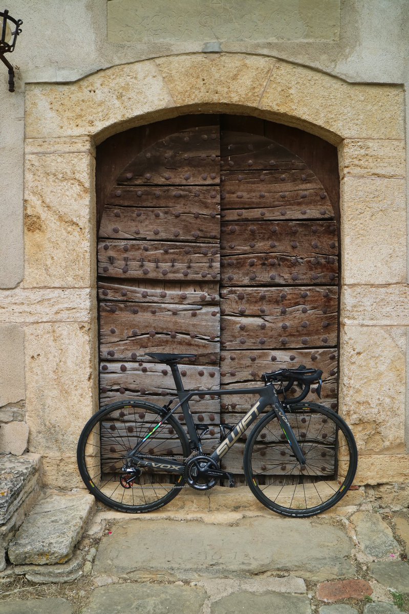 H_Schoeman's tweet image. Exploring some beautiful roads from Banyoles yesterday 🌾🚴🏼‍♂️🌾

 📷 ( @mamphias )
#SwiftCarbon #Girona #Cycling #triathlon #banyoles #ironman #bikeheaven #bikeparadise #spain