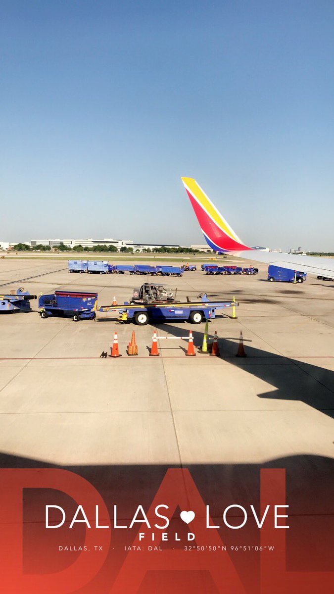 CoachNMarlowe's tweet image. Wheels up to Denver!✈️
Eager &amp;amp; excited to learn from so many inspiring women in sports at the @GoCoaches NCAA Women Coaches Academy this week #Class44 #StrongTogether