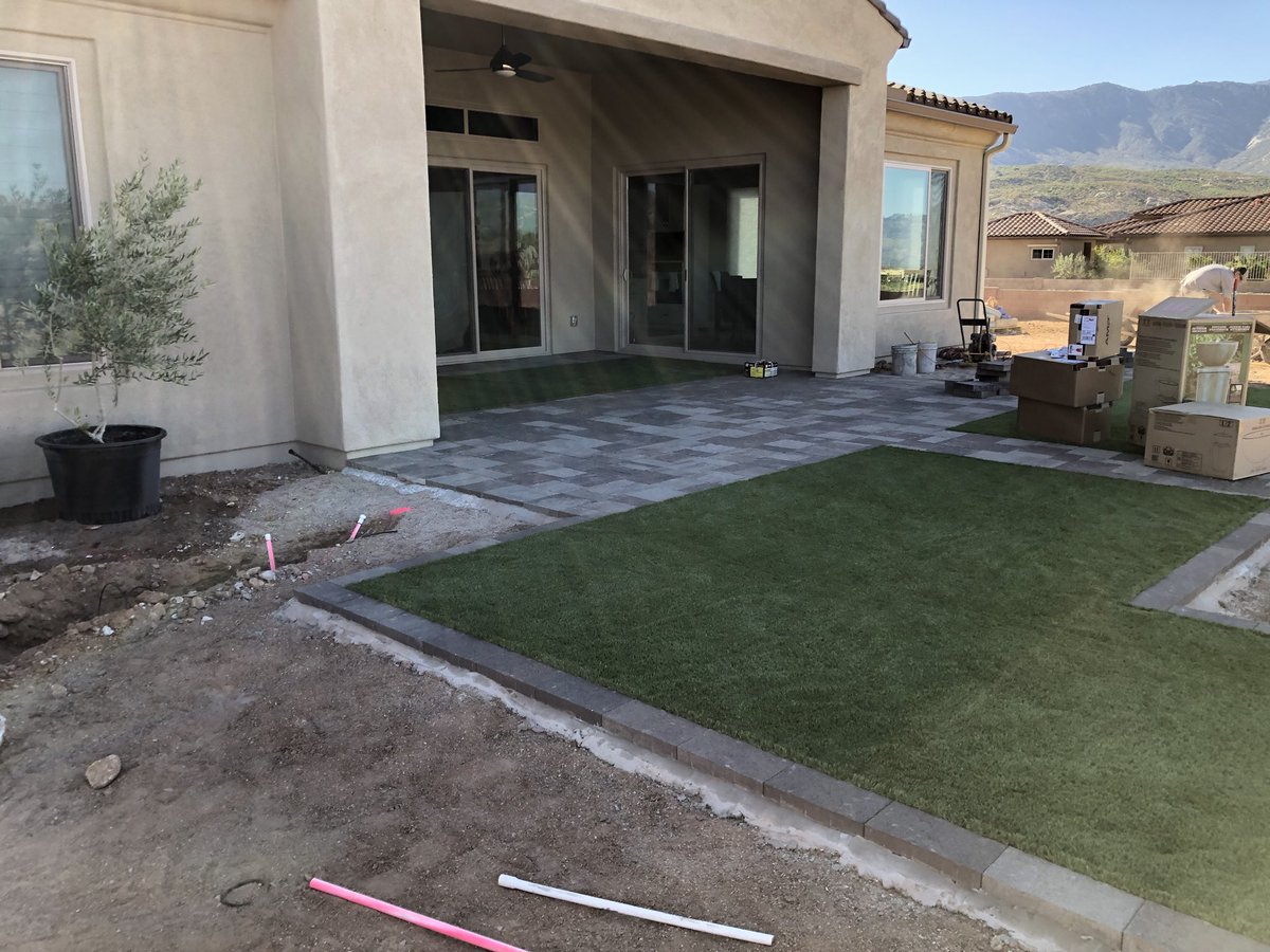AZProscapes's tweet photo. Getting close to completion! @Belgard @BelgardBackyard #saddlebrooke #preserve #outdoorliving #arizona https://t.co/imI2aqRYeD