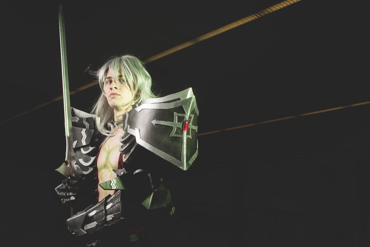 crimsonhawkecos's tweet photo. "My wish.... was to save someone. Of my own accord." 
My real wish was that I was heading out to colossalcon. But alas it was not meant to be this year 
📷: @cosfame 
#fateapocrypha #fatecosplay #siegfried  #siegfriedcosplay #tekko2018 #tekko #saberofblack https://t.co/41BXePg5pR