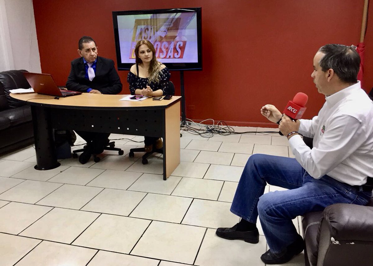 PURONJOHNSTON's tweet photo. Estamos en vivo en RCG-TV de Acuña, presentando nuestra propuesta de trabajo para mejorar la calidad de las viviendas de las familias trabajadoras de Acuña Coahuila 📺✅ https://t.co/e4wWbZU84Z
