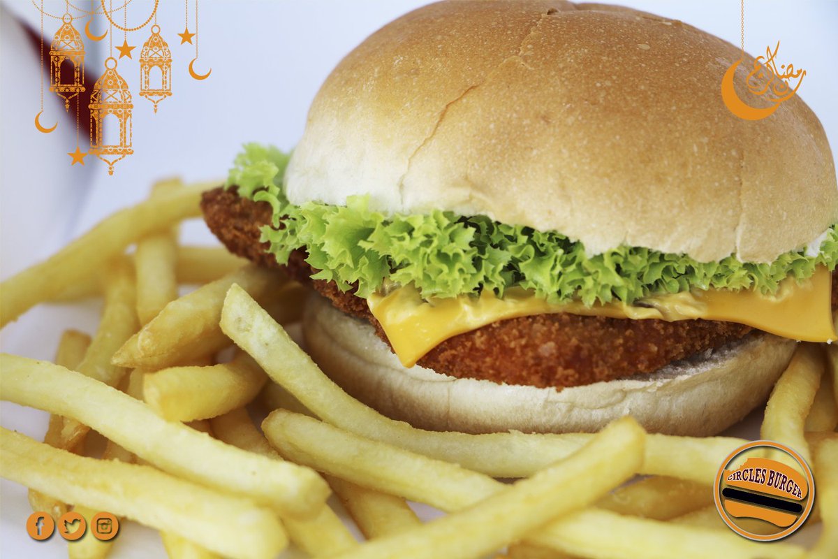 CirclesBurger's tweet photo. شهيتك برمضان ما يرضيها غير الفرايد تشيكن من #سيركلز_برجر
#جدة #برجر #رمضان #عيد_مبارك #فرايد_تشيكن #بطاطس https://t.co/KzvyM4EtBm