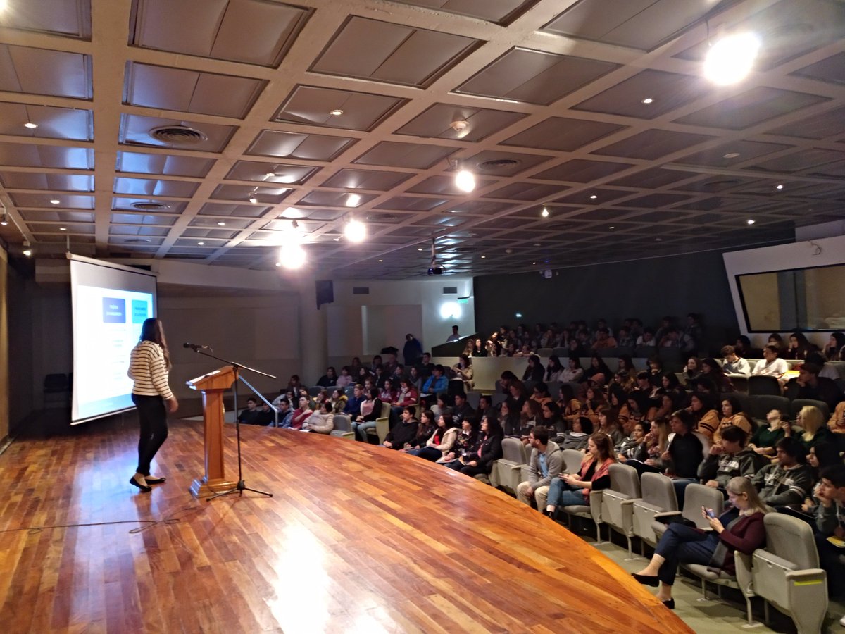 CaroZaccato's tweet photo. @DanielaLVarela cierra el bloque de oradores contándonos sobre educación en habilidades para el futuro #TTDF18 @EF_Fellows #EFYouthLeaders #efjourney https://t.co/m4CvpKV0Wj