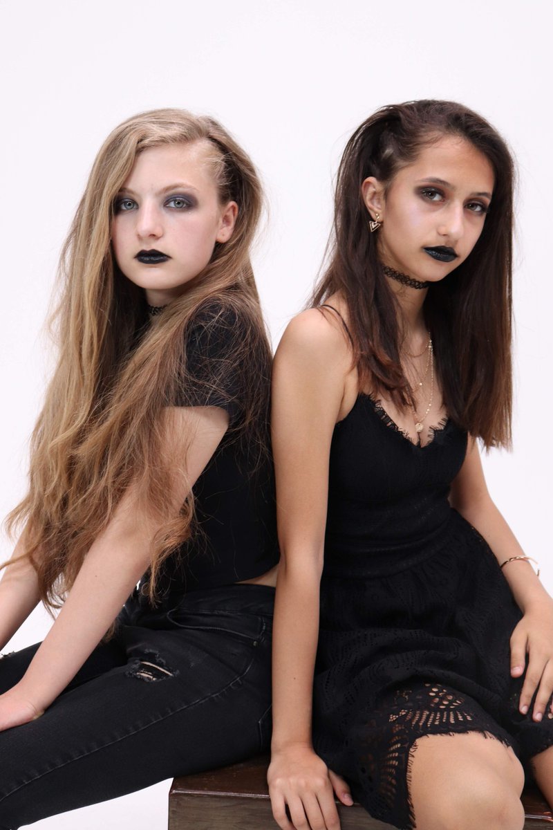 TraceyDeeBoss's tweet photo. Check out Maddison and Anais Jessica from recent #DeeBossModel shoot with @EKG_photos @DeeBossTalent @mad_andrews @AnaisBerinde @MattDeeBoss #TeamDB #TweenModels #London #Models https://t.co/f1PpsmdTxO