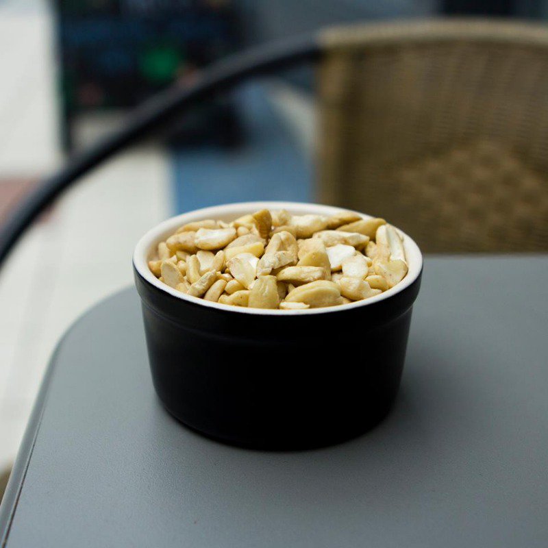 RootsandFruitss's tweet image. We buy our cashews from Suma, who are a lovely company who focus on providing organic and fairly traded foods, they are UK’s biggest independent wholefood wholesaler! These go into our vegan cheesy sauce! Cashews are a good source of healthy fats 

#grandarcadeleeds #plantbased