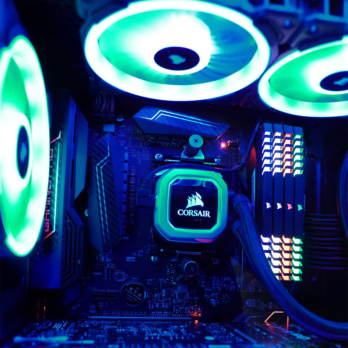 CORSAIR's tweet photo. When your PC hardware is aesthetically pleasing. https://t.co/YTRnUCaGCH