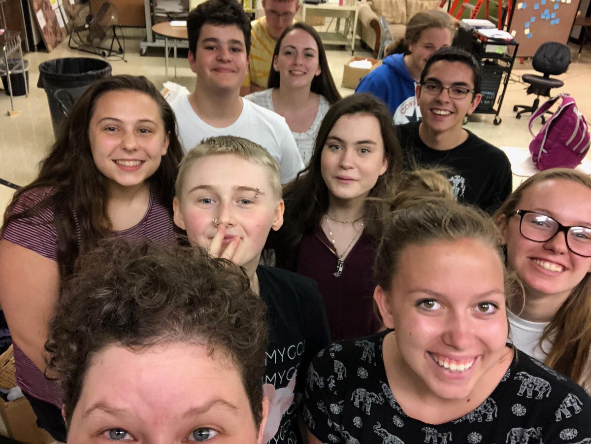 BMSMCMedia's tweet photo. Our crew for Strike! Thanks for showing up to help me! 🎭💓 #passionishardwork https://t.co/6ZJaWkHuJ7