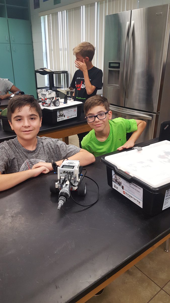 libby_diehl's tweet image. Another successful and REALLY fun day in Robotics with @LEGOEV3 at TechVentures thanks to @laylah!! @IT_SDIRC @IRCSchools #SPARK_IT