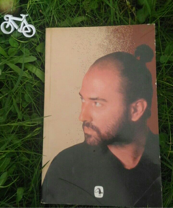 "bazı sözler karanlıkta söylenir
bazı sözler hiçbir zaman"

#omayra #murathanmungan 

Satışta!