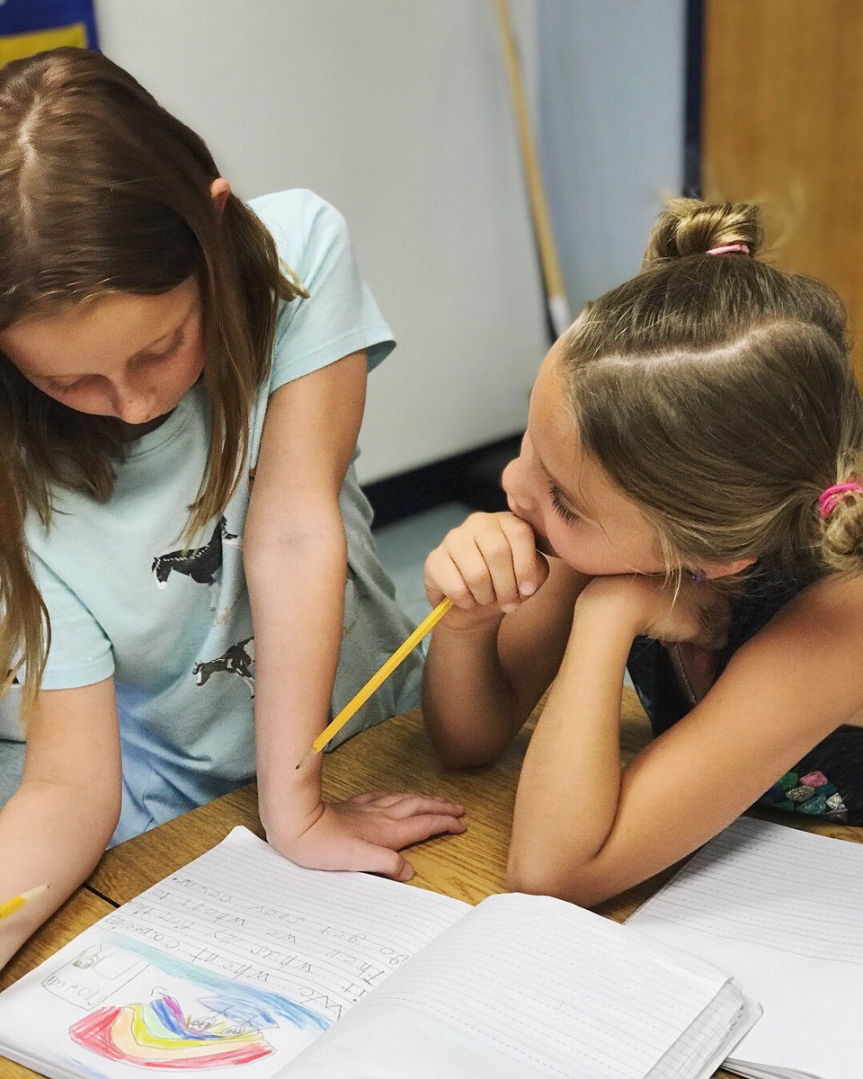 CoachMilesWSE's tweet photo. Friends help friends grow their brains by peer checking their writing! #iamwse #iamdsisd https://t.co/nRsZIfBqrh