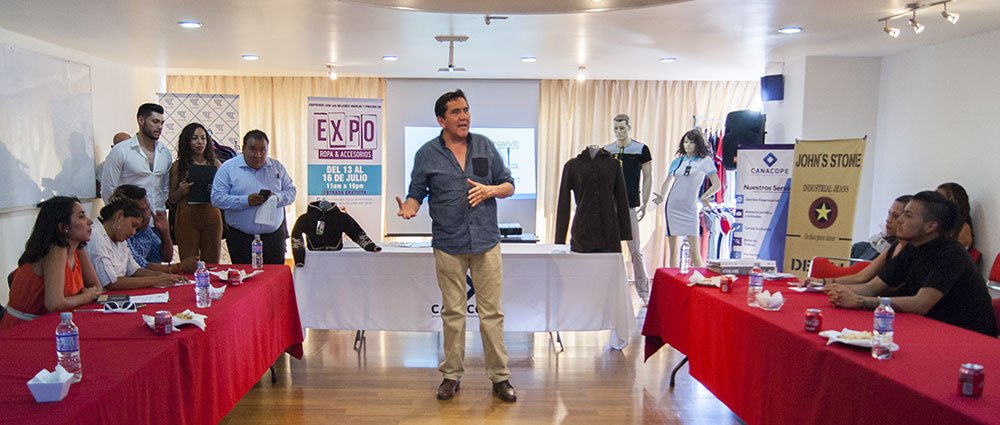 CanacopePuebla's tweet photo. GALERÍA 📸

Realizamos nuestro 1er. #NetworkingTextil, evento conjunto entre @CanacopePuebla y @CanaivePuebla.

Dueños de boutiques y tiendas de ropa conocieron fabricantes para surtir su negocio.

#ImpulsandoAlComercioEnPequeño https://t.co/5C24wxDGHc
