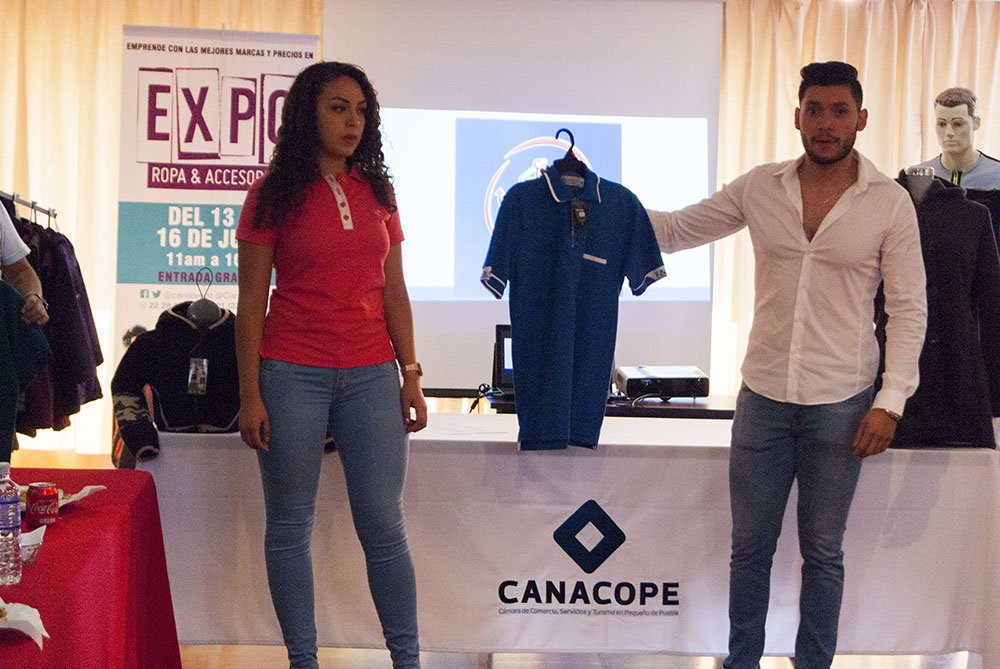 CanacopePuebla's tweet photo. GALERÍA 📸

Realizamos nuestro 1er. #NetworkingTextil, evento conjunto entre @CanacopePuebla y @CanaivePuebla.

Dueños de boutiques y tiendas de ropa conocieron fabricantes para surtir su negocio.

#ImpulsandoAlComercioEnPequeño https://t.co/5C24wxDGHc