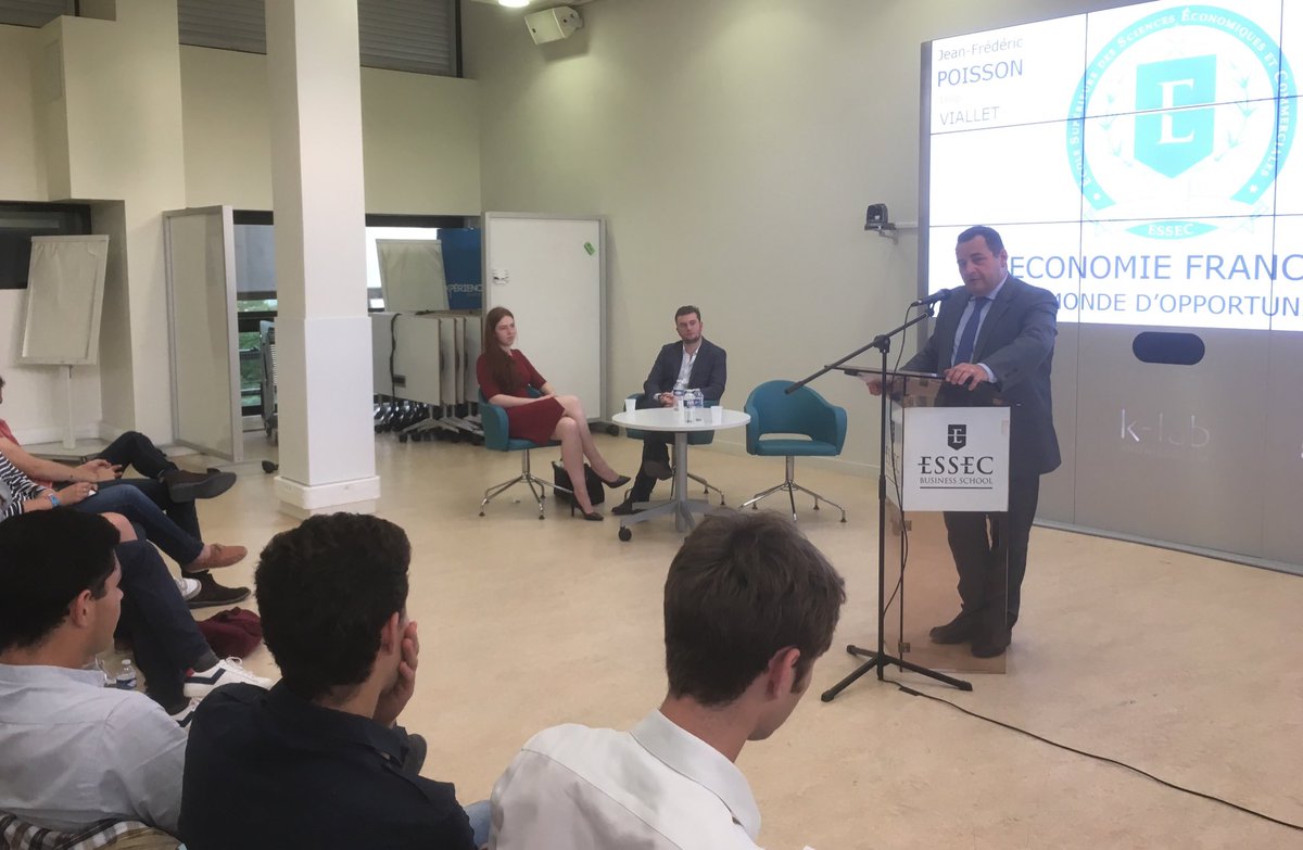 jfpoisson78's tweet photo. En conférence sur l’économie française et ses opportunités face aux étudiants de l’@essec à l’invitation de @CRE_ESSEC https://t.co/AMWjqwVC7r
