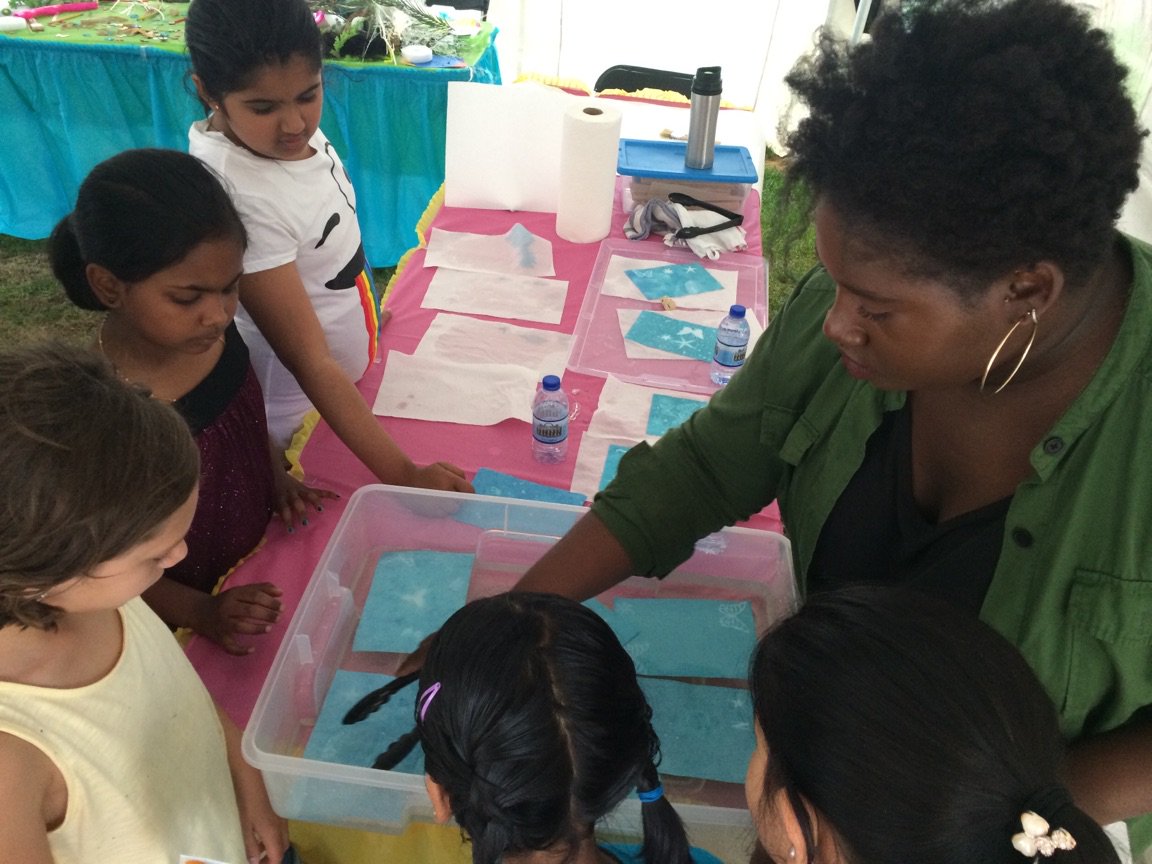 mnmuseum's tweet photo. The M is off-site today, at the @theordway's Flint Hills Family Festival "School Days" making art and having fun with metro students and teachers! #fhff https://t.co/OgPiTfFqAA