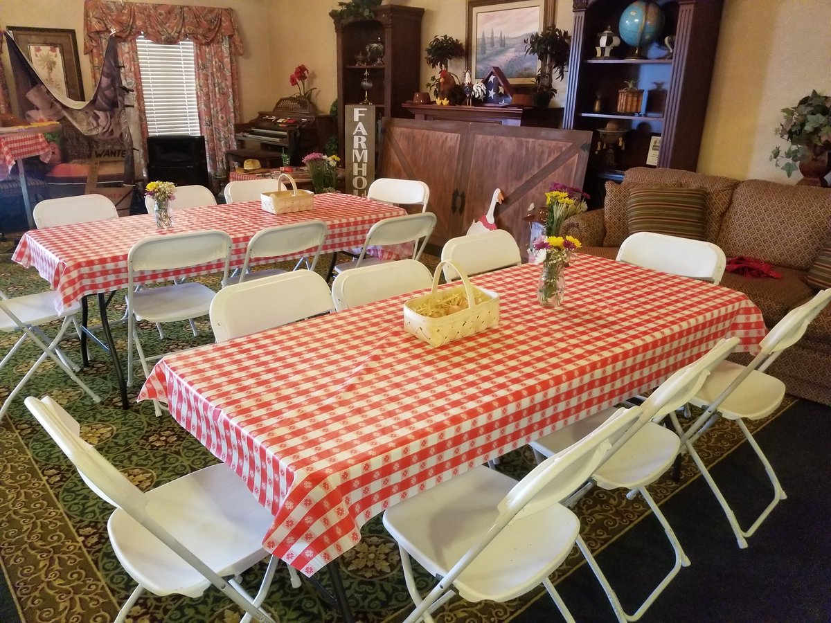 AshfordPlaceHC's tweet photo. Senior Health and Fitness Day with @ParagonRehab! #TrilogyLiving #TrilogyStrong @TrilogyLiving https://t.co/2hwPMNuEYM