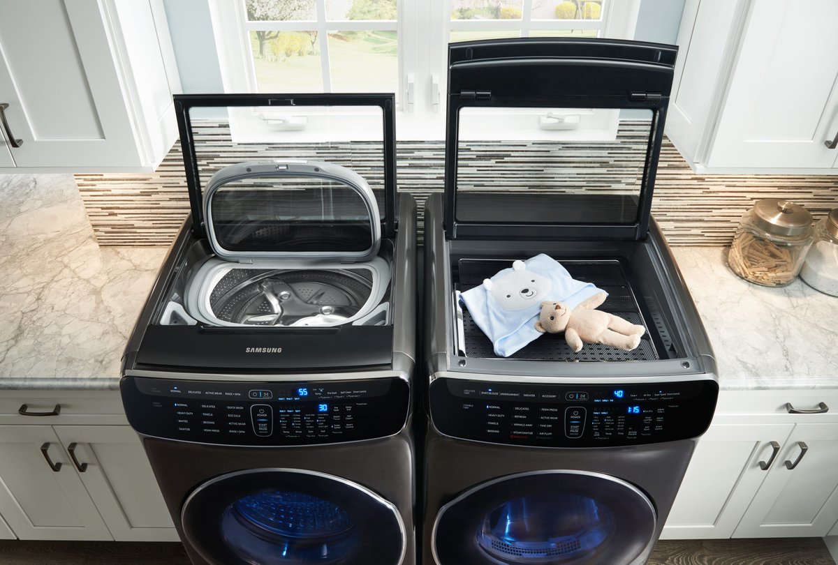 nyappliances's tweet photo. Get more done with #Samsung #FlexWash #Washers & #FlexDry #Dryers. Two compartments let you #wash and #dry separate loads simultaneously or #independently. See what other #laundry #innovations are up Samsung’s sleeve at Appliances Connection! https://t.co/x6NRbXEEnm https://t.co/goPOR8zikX