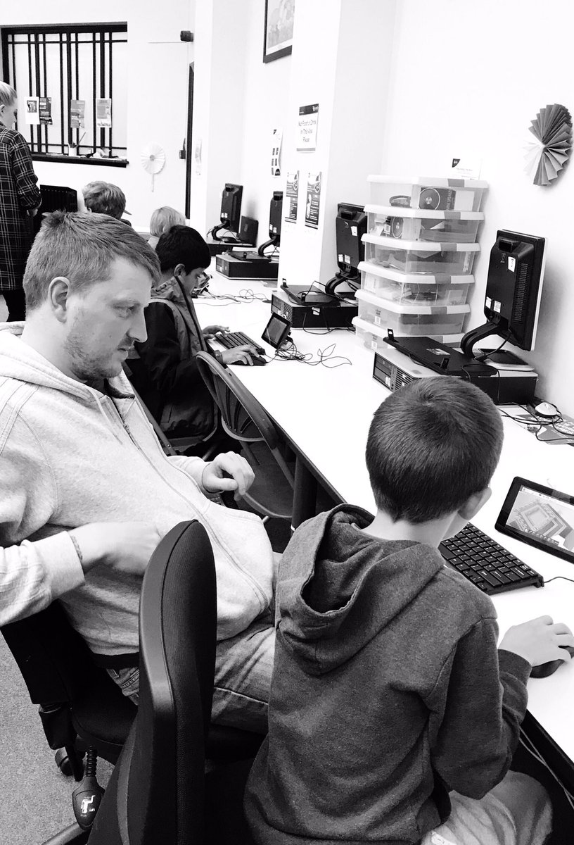 Rachel_Benn_'s tweet image. 3 sold out events WOW!! Loads of brilliant energy today with #MinecraftPi #coding 👏🏽 TNT explosions, Meteor showers and creating castles made of gold and lava 🌋🏰 @DewsburyRoadHub #BeestonLibrary &amp;amp; #HunsletLibrary using @Raspberry_Pi @minecraft @leedslibraries