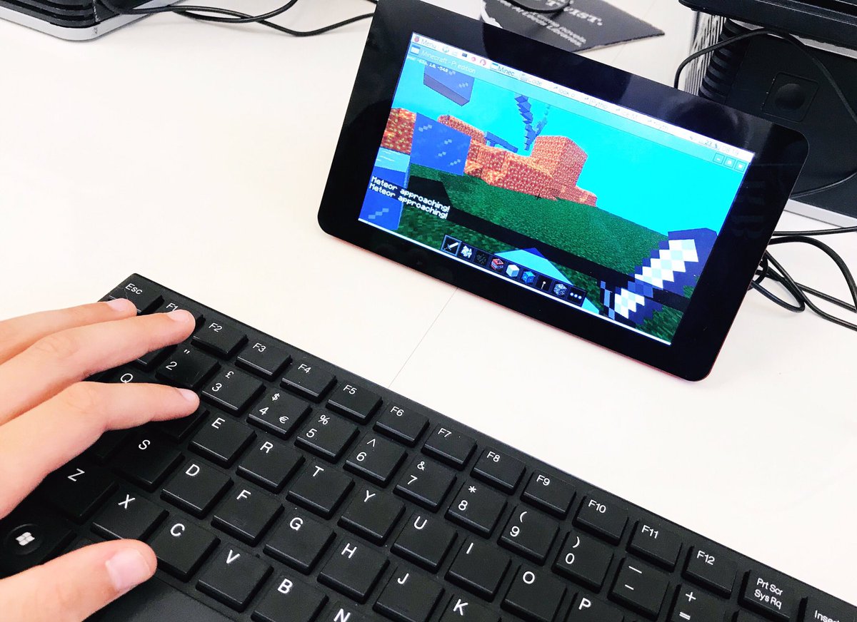 Rachel_Benn_'s tweet image. 3 sold out events WOW!! Loads of brilliant energy today with #MinecraftPi #coding 👏🏽 TNT explosions, Meteor showers and creating castles made of gold and lava 🌋🏰 @DewsburyRoadHub #BeestonLibrary &amp;amp; #HunsletLibrary using @Raspberry_Pi @minecraft @leedslibraries