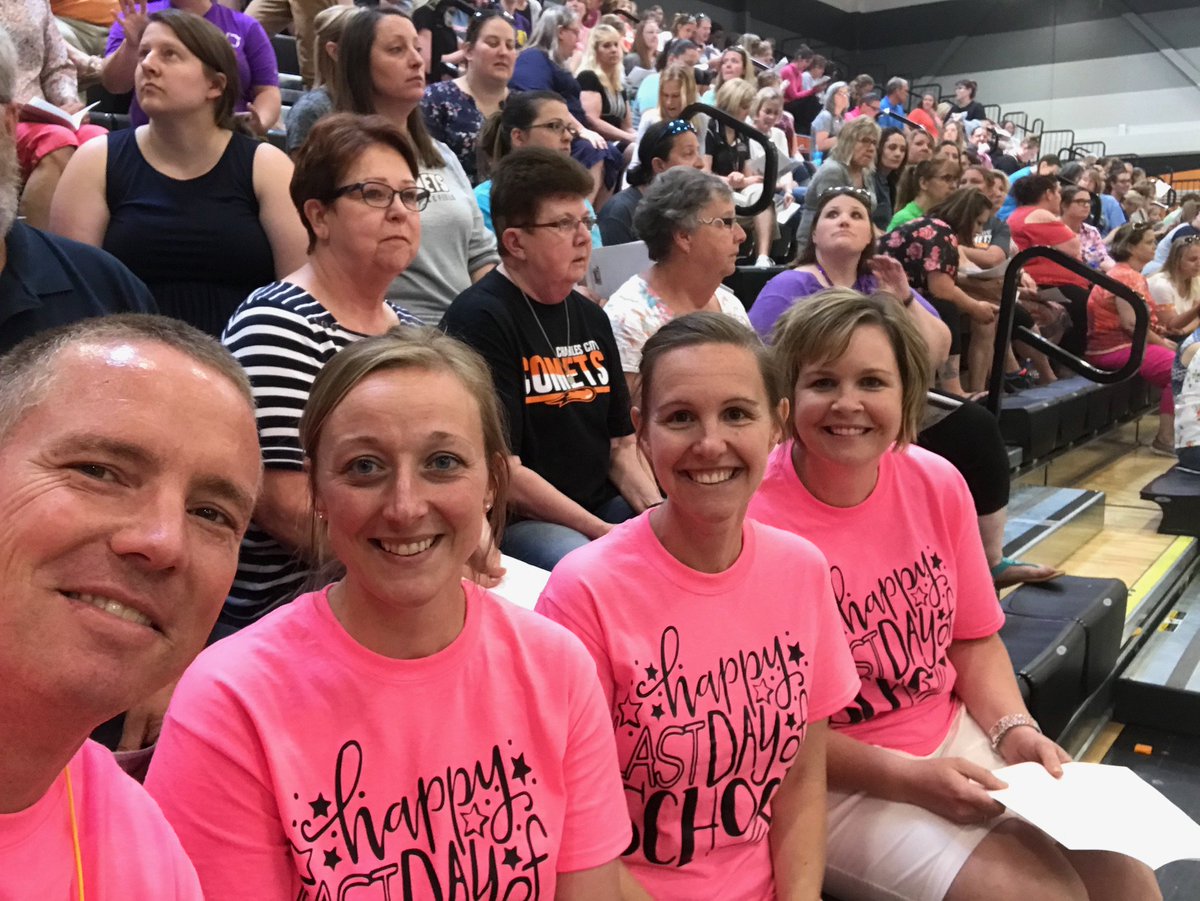 MutchBrandy's tweet photo. Happy last day of school!! Love our first grade team! #1stGradeCC #MakeItHappenCC #lastdayofschool https://t.co/sViwhxeb7e