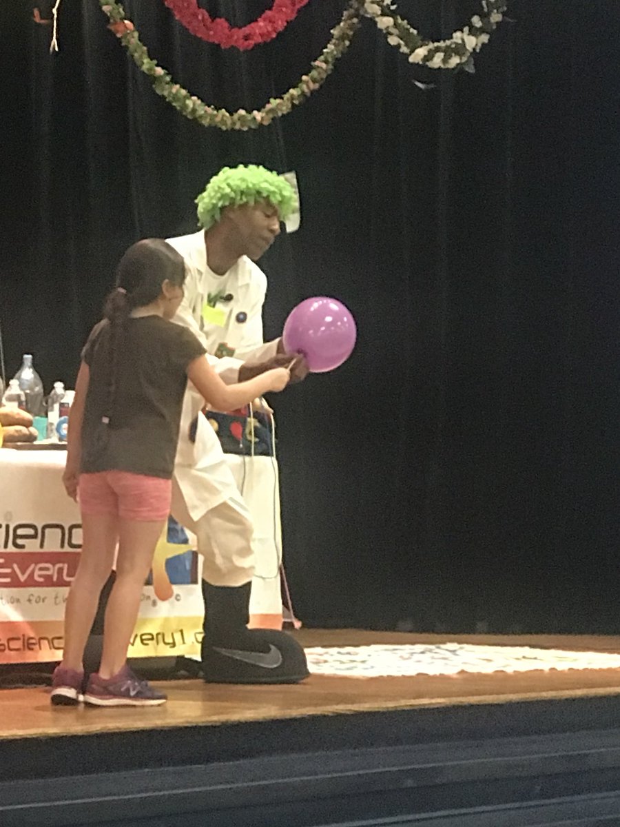 DreamStrathmore's tweet photo. #TheScienceMachine best assembly EVER!!! Love a show that involves and engages students! Strathmore thanks you! https://t.co/OZaFWzPFtV