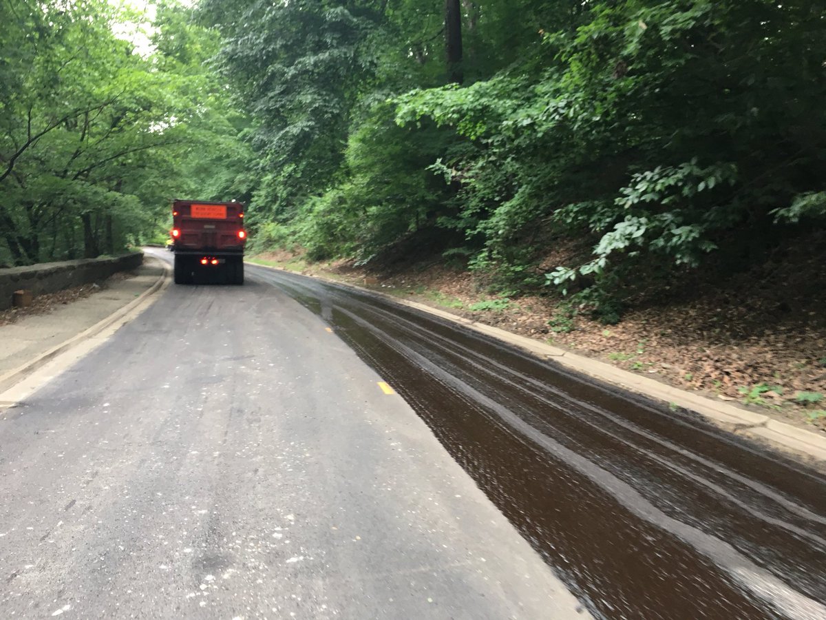 HandlebarsDC's tweet image. OMG!!! I’ve never been so excited to encounter a @DDOTDC crew on a ride! Got a sneak peak of the freshly repaved Piney Branch Pkwy today #BikeDC #Ward4Proud