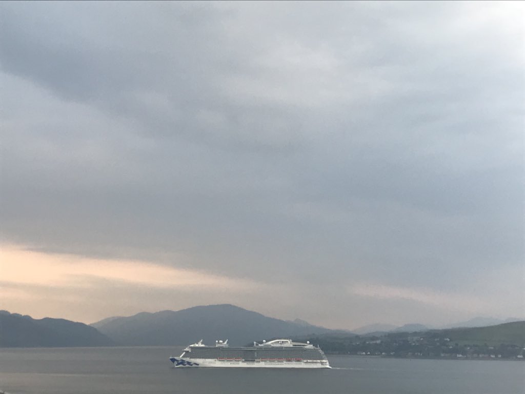 #RoyalPrincess #sailingintothesunset #Gourock #lovescotland @ArgyllFerries @Argyll_IslesApp @discinverclyde