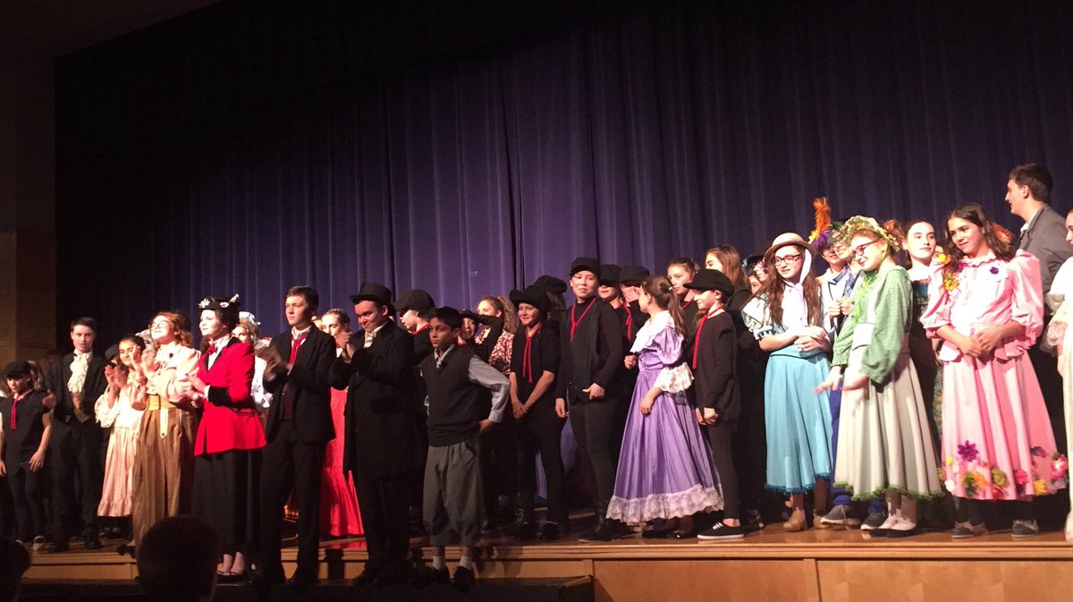 ABanksNMS's tweet image. Such a fun afternoon- amazing job to our drama club 🎭 &amp;amp; the awesome staff who spend endless hours providing such a special place 4 our Ss! Connor loved meeting the cast &amp;amp; checking out outer space thanks 2 @MulliganNMS #npspride #NMSLancerLEAD