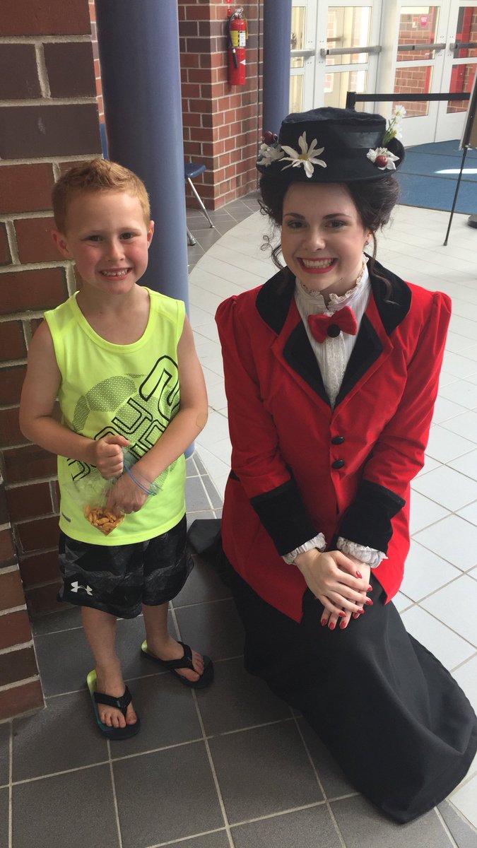 ABanksNMS's tweet image. Such a fun afternoon- amazing job to our drama club 🎭 &amp;amp; the awesome staff who spend endless hours providing such a special place 4 our Ss! Connor loved meeting the cast &amp;amp; checking out outer space thanks 2 @MulliganNMS #npspride #NMSLancerLEAD