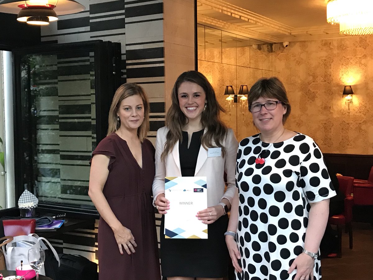 Ecole_Euridis's tweet photo. Bravo à Rachel Kipper qui remporte le speedselling de l’#EuropeanSalesCompetition ! https://t.co/EYPGZaQbql