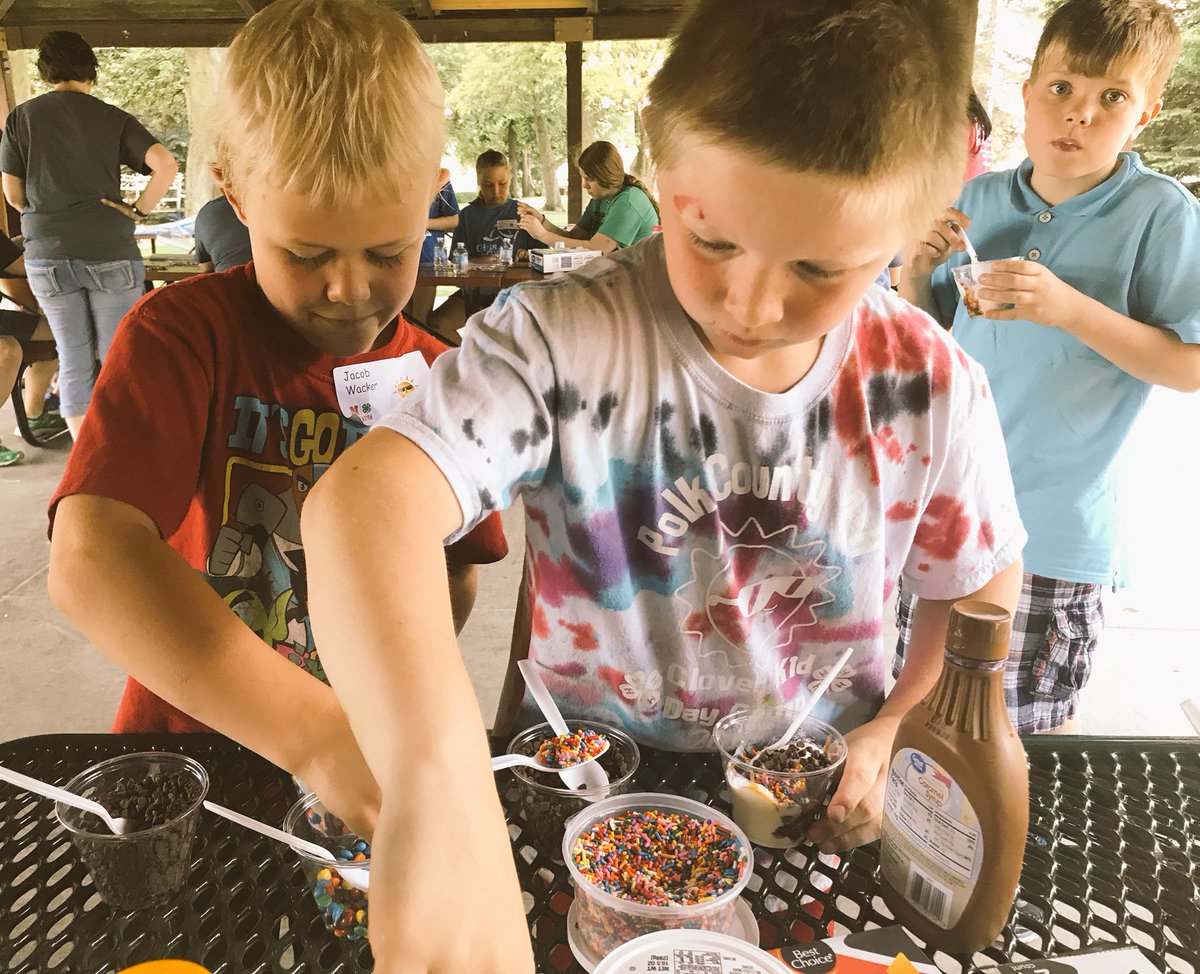 ma_ma_pete's tweet photo. So many sprinkles. So little time. Some even had some ice cream with their confections....#PolkCounty4H #NebExt #40DaysOf4HFun https://t.co/VuVy3mp20B