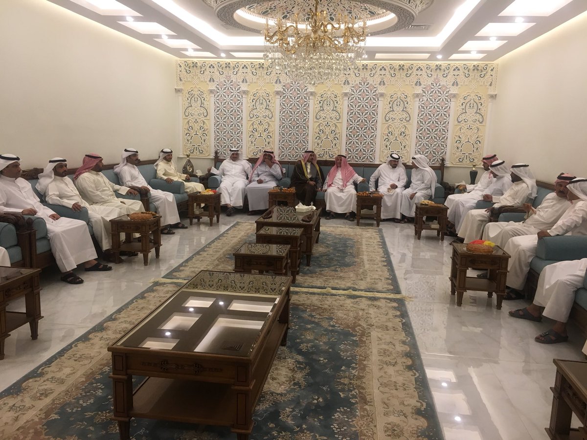 الشيخ حسام فهد الشرشاب 
شيخ البدور  في زيارة لديوان فيصل الحبيني