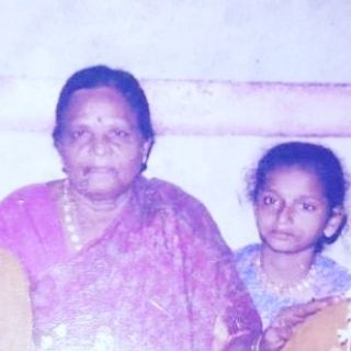 kavitaraam's tweet photo. Misss u amma.... आज तुला जाऊन 6 वर्ष झाली... तरी माझ्या मनात मात्र तू कायम आहेस आणि राहणार... तुझे आशीर्वाद सदैव माझ्या सोबत आहेत हे मी कधीच विसरणार नाही .... love you amma...!#kavitaraam #maziamma #maziaajji #mystrength #mydarling #missusomuchamma #luvuforever! https://t.co/Dqga6y0Vtz