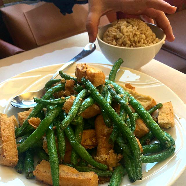 WonderlandRestaurant tweet media