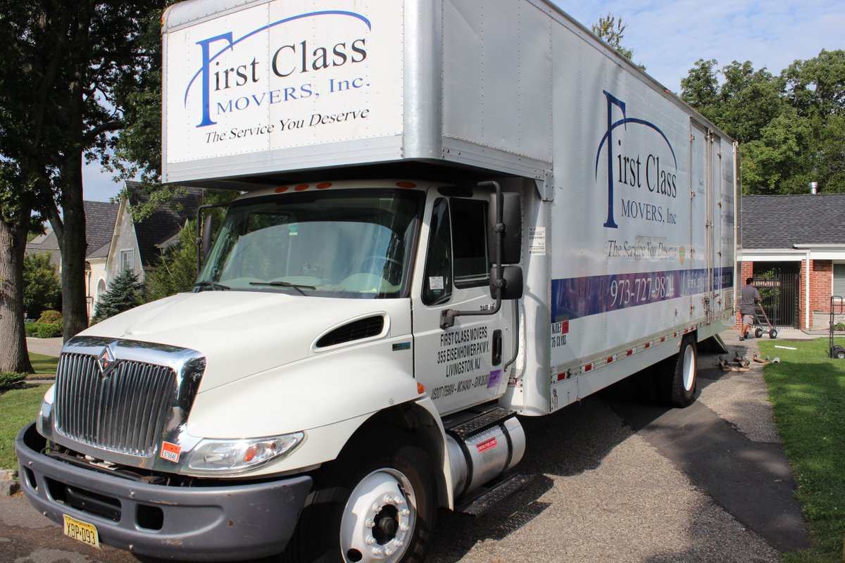 My1stClassMover's tweet image. When you see this truck, you know a move will go smoothly.

#FirstClassMovers #Moving #Movers #MovingCompany #MovingTruck #Truck