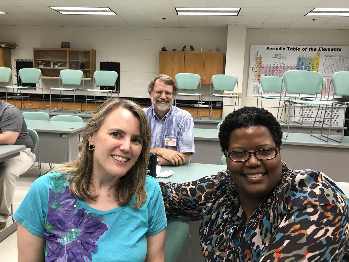 Stephaniejmu's tweet photo. Learning about Autocrat and Google Forms from Kara Bernard! https://t.co/SPoJdjxpdC