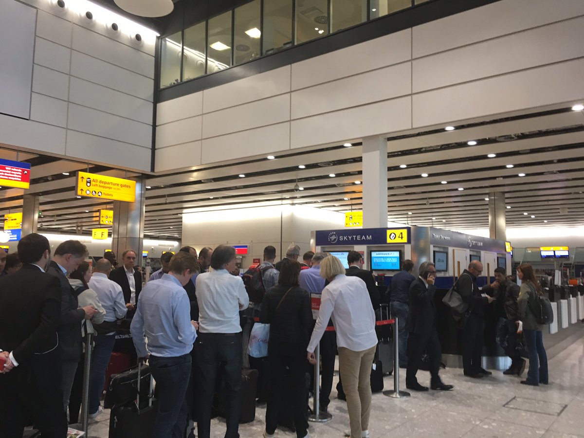 GDhumieres's tweet photo. Discover a new way of enjoying your flight @airfrance: flight cancelled and 2 clerks at the desk for one full plane! Strikes again? https://t.co/lW0fFFumnC