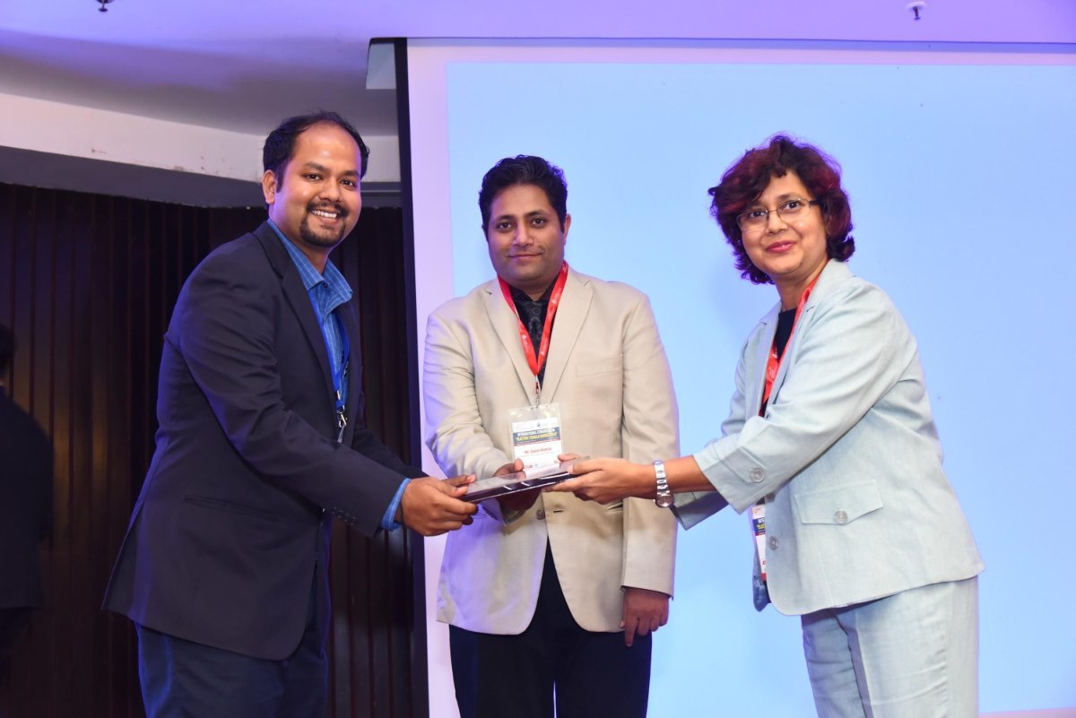 ansserv's tweet photo. Mr. Sriram Tirunantalwan, Lead-BD, Ashok Leyland Limited, deliberated & shared his views on "Economic Viability of Electric Commercial Vehicles" at International Congress on Electric Vehicle Market, 2018.
#ANSMarketPro #ANSSERV #ANSLABS #IPRProtect #EV #AshokLeyland @saisumit https://t.co/RhykteZXnR