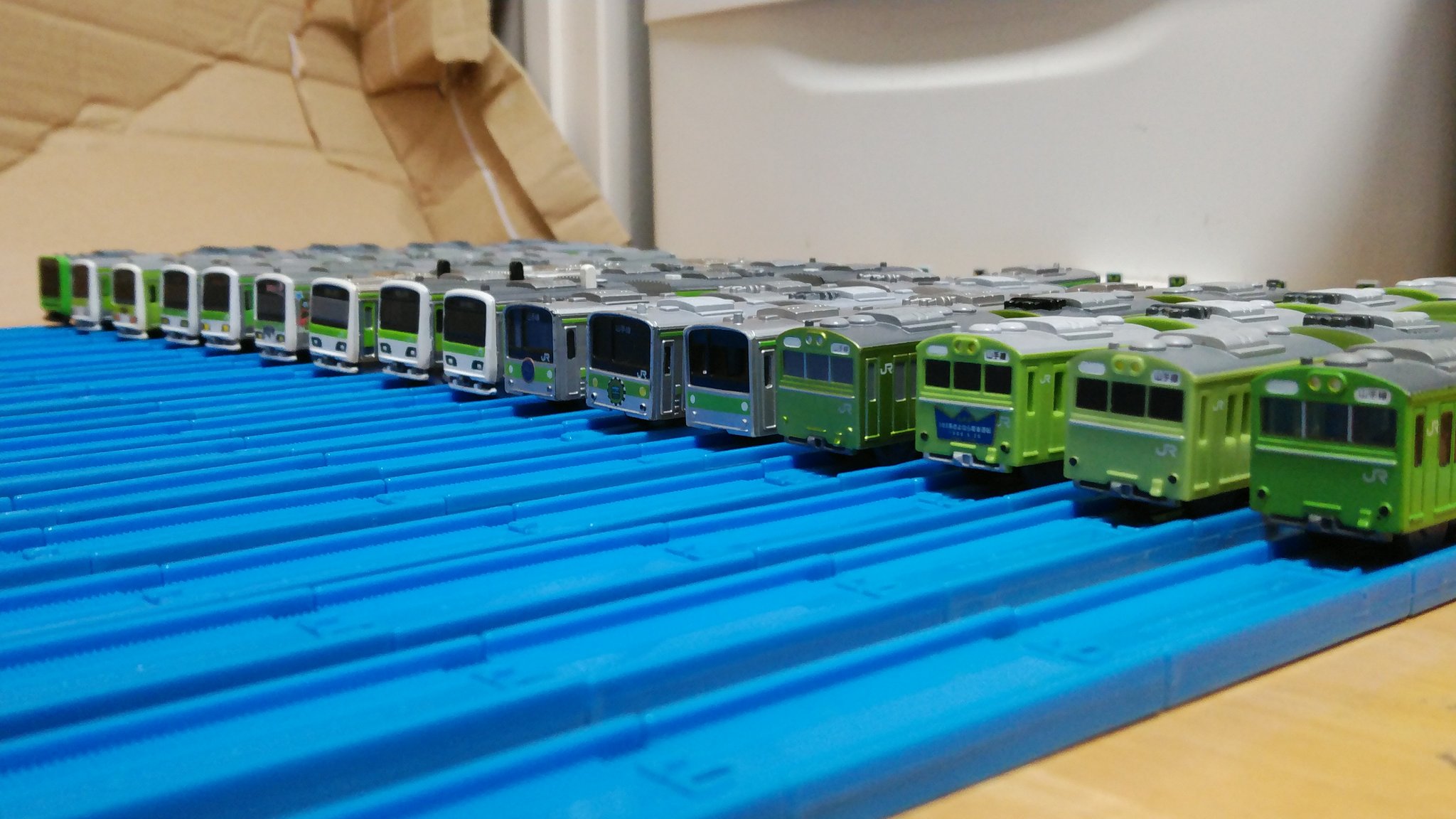 カプセルプラレール 秋葉原乗り入れ編｜商品情報｜タカラトミー