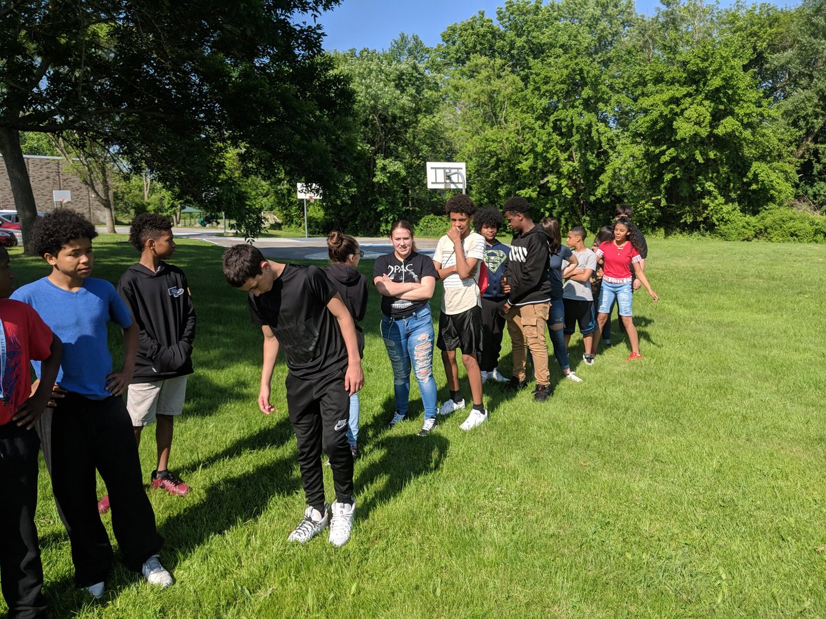 mrt_ephs's tweet photo. Working on team building skills during 3 Yellow! @MartinWildcats #MMSRelationships @missmillea_MMS #covermyclass !! https://t.co/inB3KnNQOj
