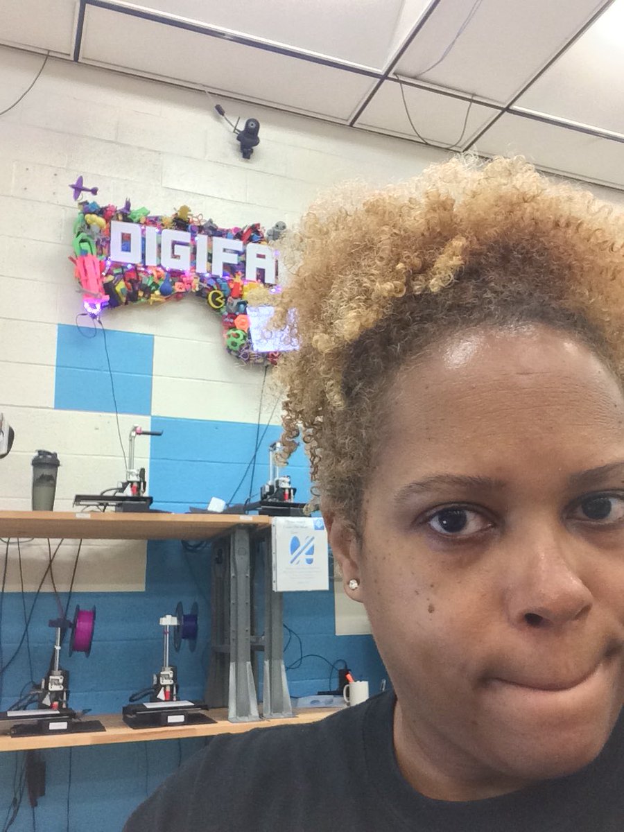 JuicyChanell's tweet photo. #MakerSpace @DHFBaltimore #make4Edu https://t.co/ONCpT1gsVf