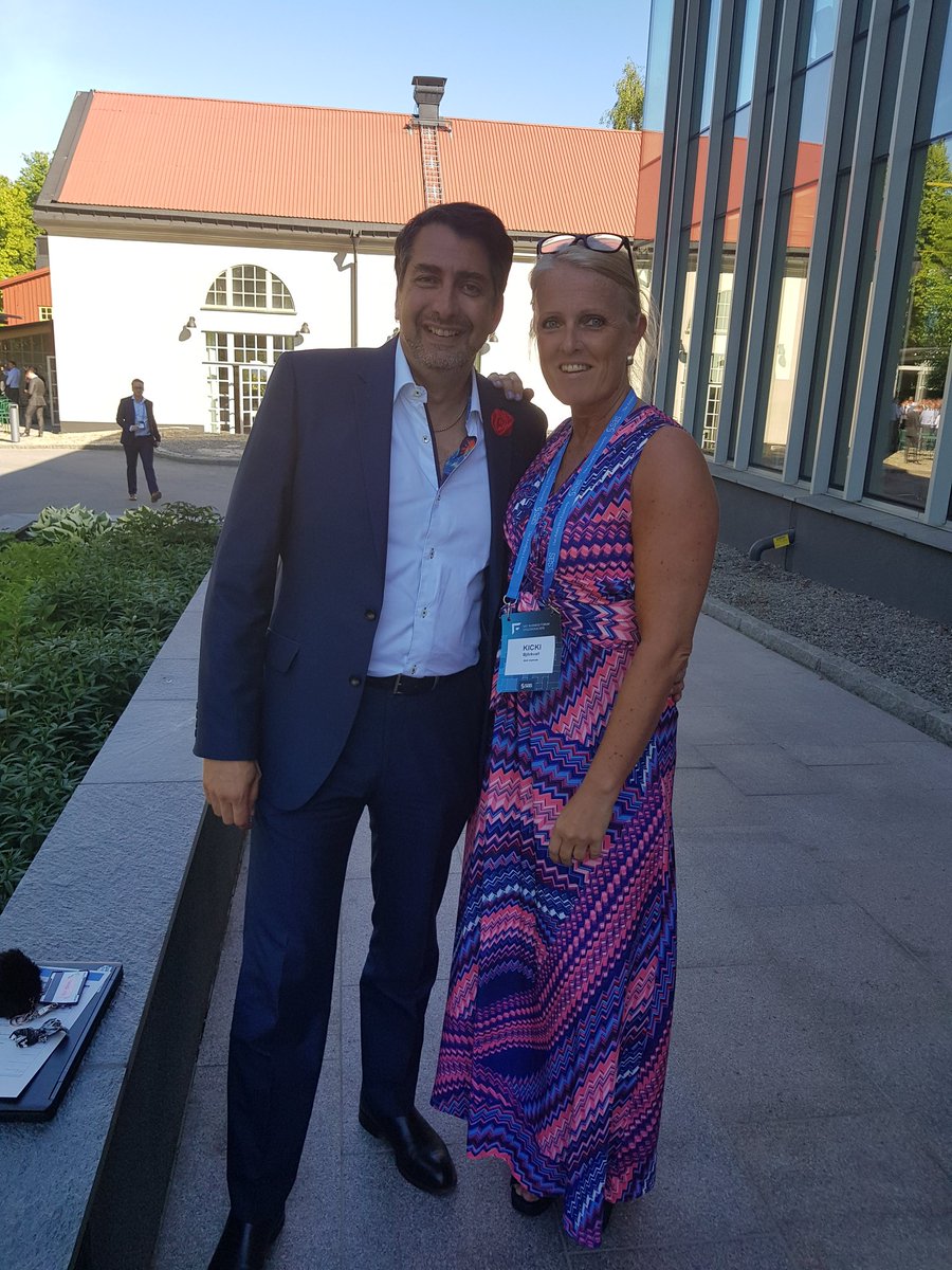 kickibvall's tweet image. This is how @voiceofsiri looks like besides #voiceofkicki - thanks Jon for making our #sasbf18 supergood!