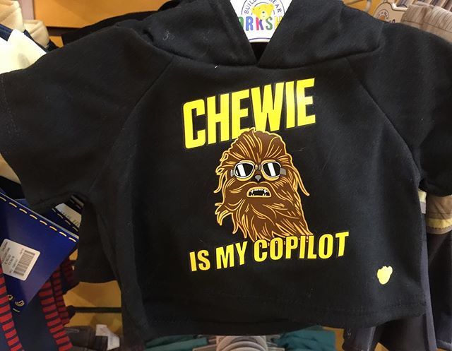 UKToyCollector's tweet photo. There are some cool new #SoloAStarWarsStory items @buildabear @buildabearuk πππ»
#Chewbacca has a great looking #MilleniumFalcon π
#BuildABearUK #BuildABearStarWars #BuildABear #ChewieIsMyCopilot https://t.co/zwV3fGr1Sd https://t.co/hDvI8Be8GQ