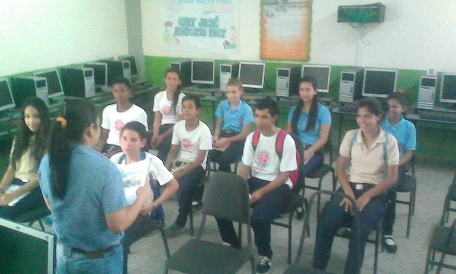 SevillaNim's tweet photo. En el CBIT "José Antonio Páez" nuestra muchachada ATENTOS 📣 a la socialización de nuestros #SimbolosNaturales 

#SomosFundabitYaracuy porque sabemos que #JuntosPodemosMas    

⏩FUERZA DE AMOR PA' CONTINUAR 🎶@Fundabit_Yara01 @Fundabit @anacri13 
#HermandadCubaVenezuela https://t.co/TU45xcu9nt