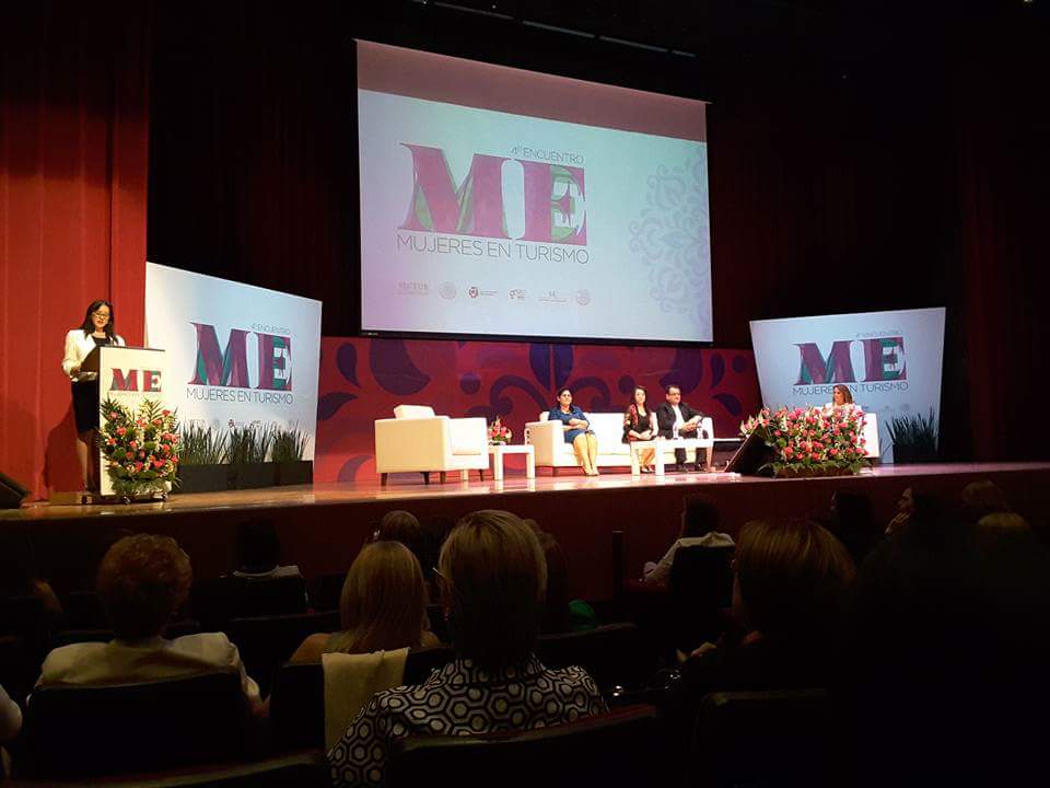 MasMexNoticias's tweet photo. En el marco de la inauguración del 4to Encuentro de Mujeres de Turismo, @Yarla_C, Presidenta de #AFEET, menciona la importancia que tienen las mujeres en el sector empresarial. #ME2018
@AfeetMex @inmujeres @InmujeresCDMX @Inmujer #GeneroSectur https://t.co/IVqxIBLBRc
