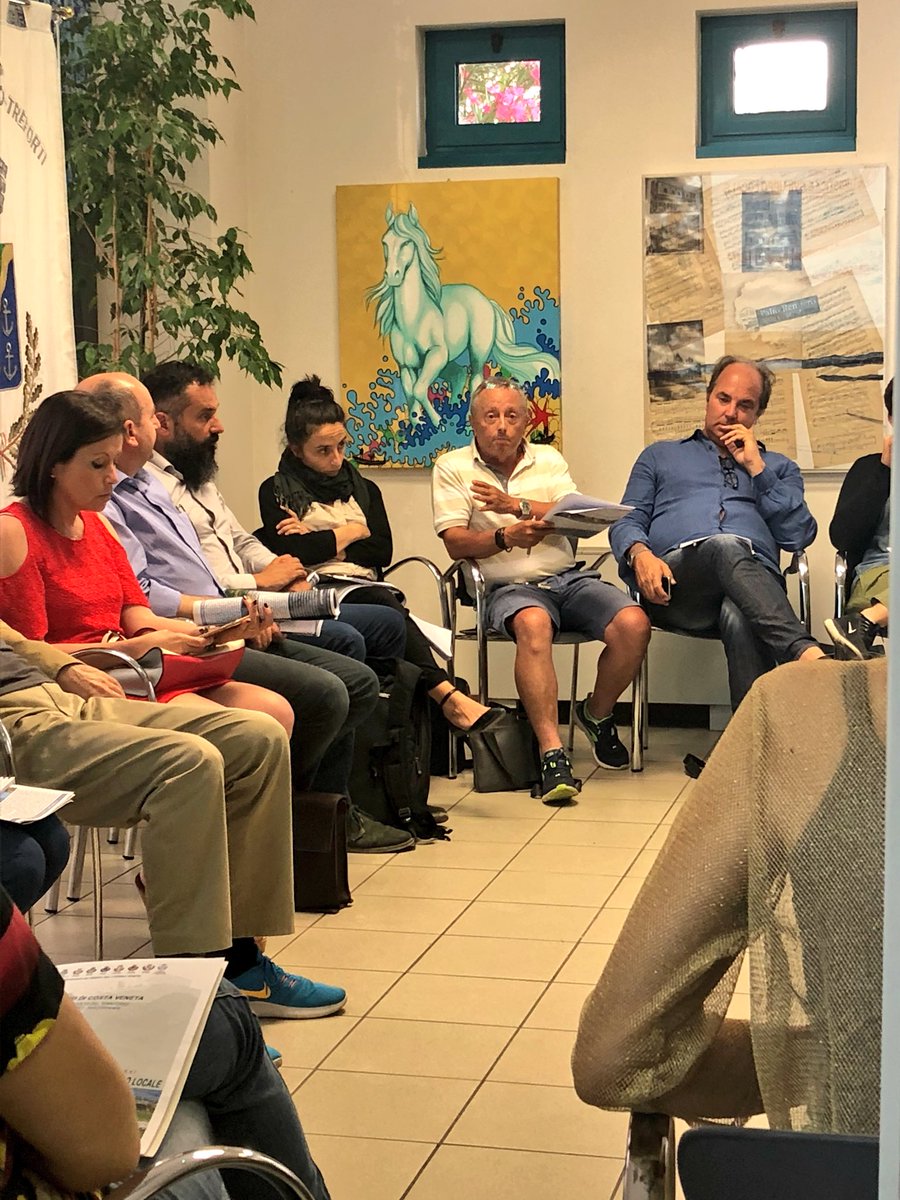 ContrattoCOSTA's tweet photo. La discussione entra nel vivo fra criticità su viabilità locale vs turistica, fare rete fra operatori, brand territoriale unitario, tipo di offerta e accoglienza turistica, uso del digitale per razionalizzazione dei flussi vs sostenibilità... e tanto altro ancora! https://t.co/KPEJZ5xifd