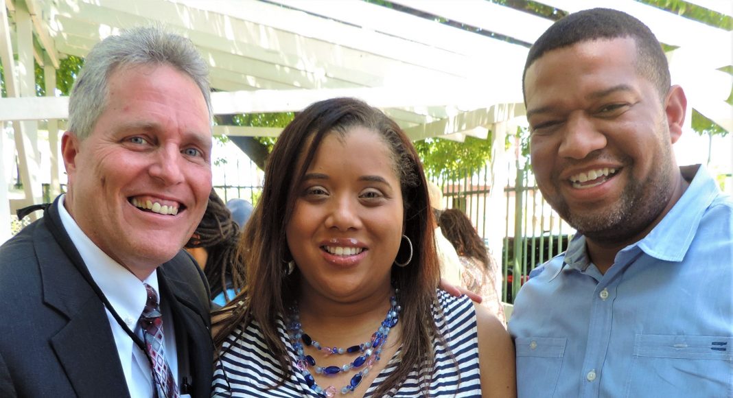 DEYates's tweet photo. Congrats to @PRH_Houston for celebrating its 25th Anniversary with Communi-Tea, an event highlighting its Young Mothers Residential Program #YMRP #PRH25 https://t.co/GCJRdYR4Rw https://t.co/8Hi5ZrrBu4
