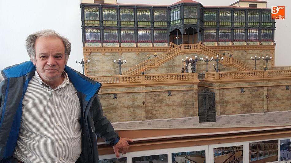 SArtvALDIA's tweet photo. Las maquetas de Juan Matías Martín triunfan en la Feria de Asociaciones de @mayorescharros #Salamanca #Famasa @museocasalis https://t.co/faCm0DWGfm https://t.co/tRbv9D2voE