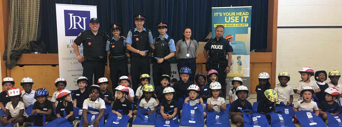 TCDSB's tweet photo. A big thank you to @Jrjlawyers @StarWarsCop and @TorontoPolice for paying it forward to kindergarteners at @StBernardsTCDSB - this was in special recognition of the students paying it forward with acts of kindness all year long https://t.co/912iLlvo0N